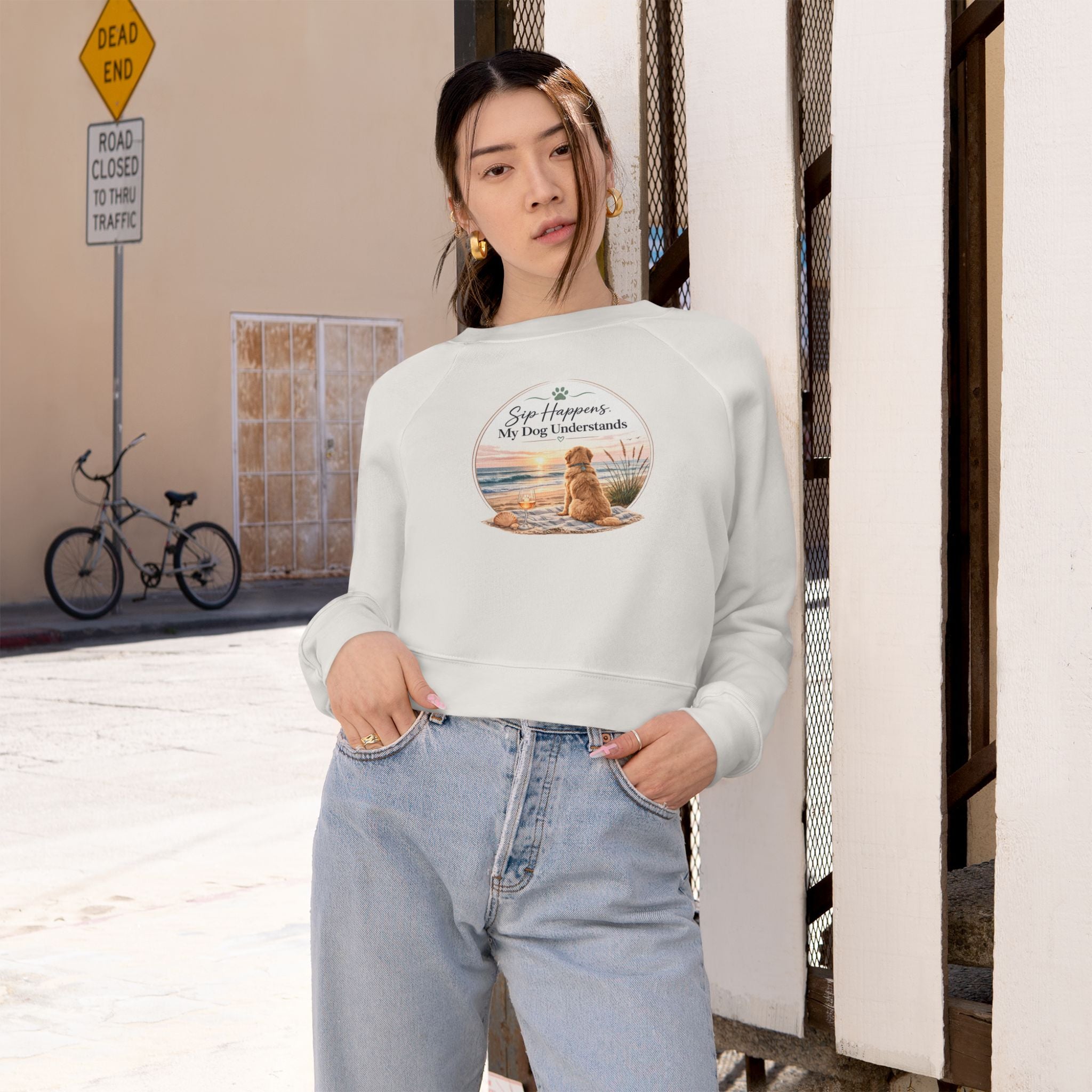 Cropped Pullover – Golden Retriever Beach "Sip Happens My Dog Understands" Graphic